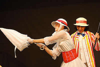 Representación de cine de los niños del Colegio Goyeneche.
