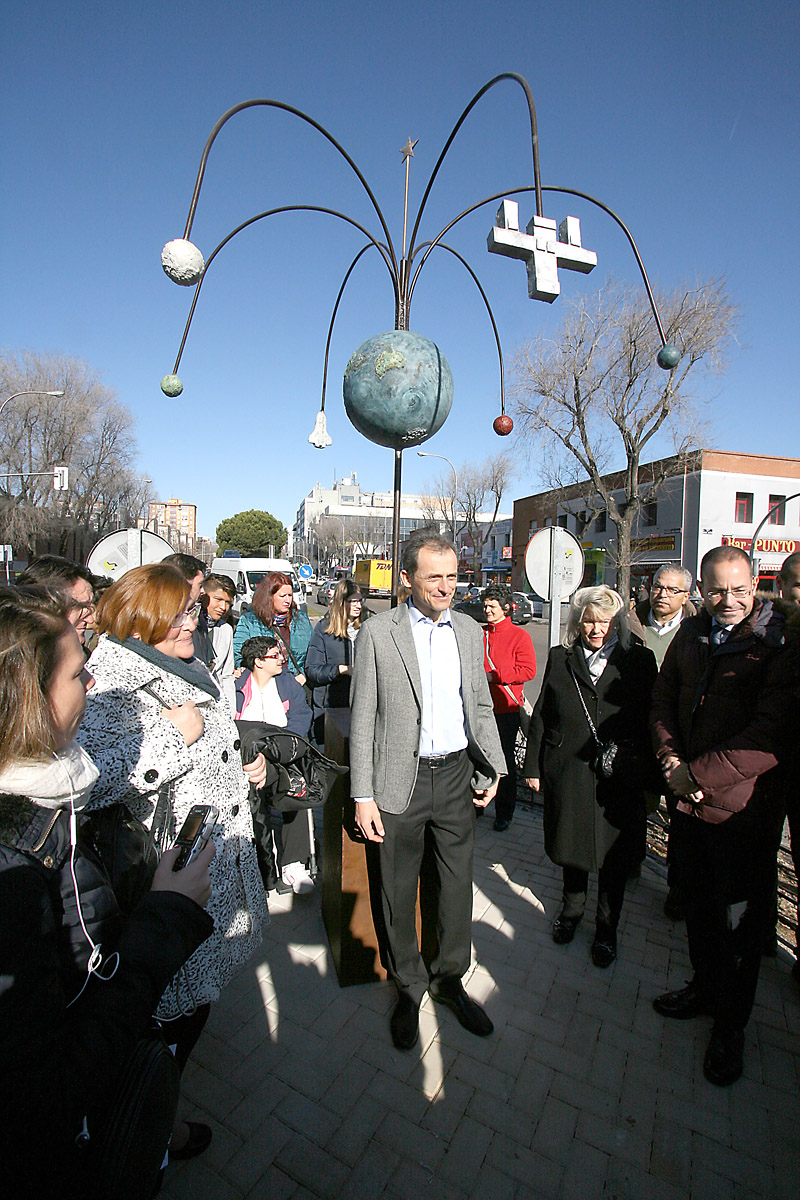 El astronauta Pedro Duque inauguró un monumento interactivo en San Blas-Canillejas/Ciudad Lineal.
