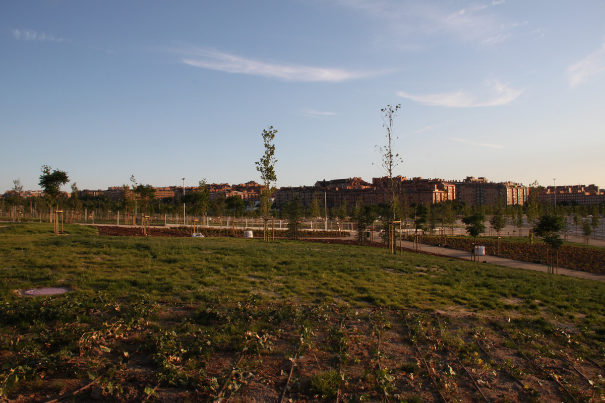 El Wanda Metropolitano estrena jardines y zonas deportivas públicas