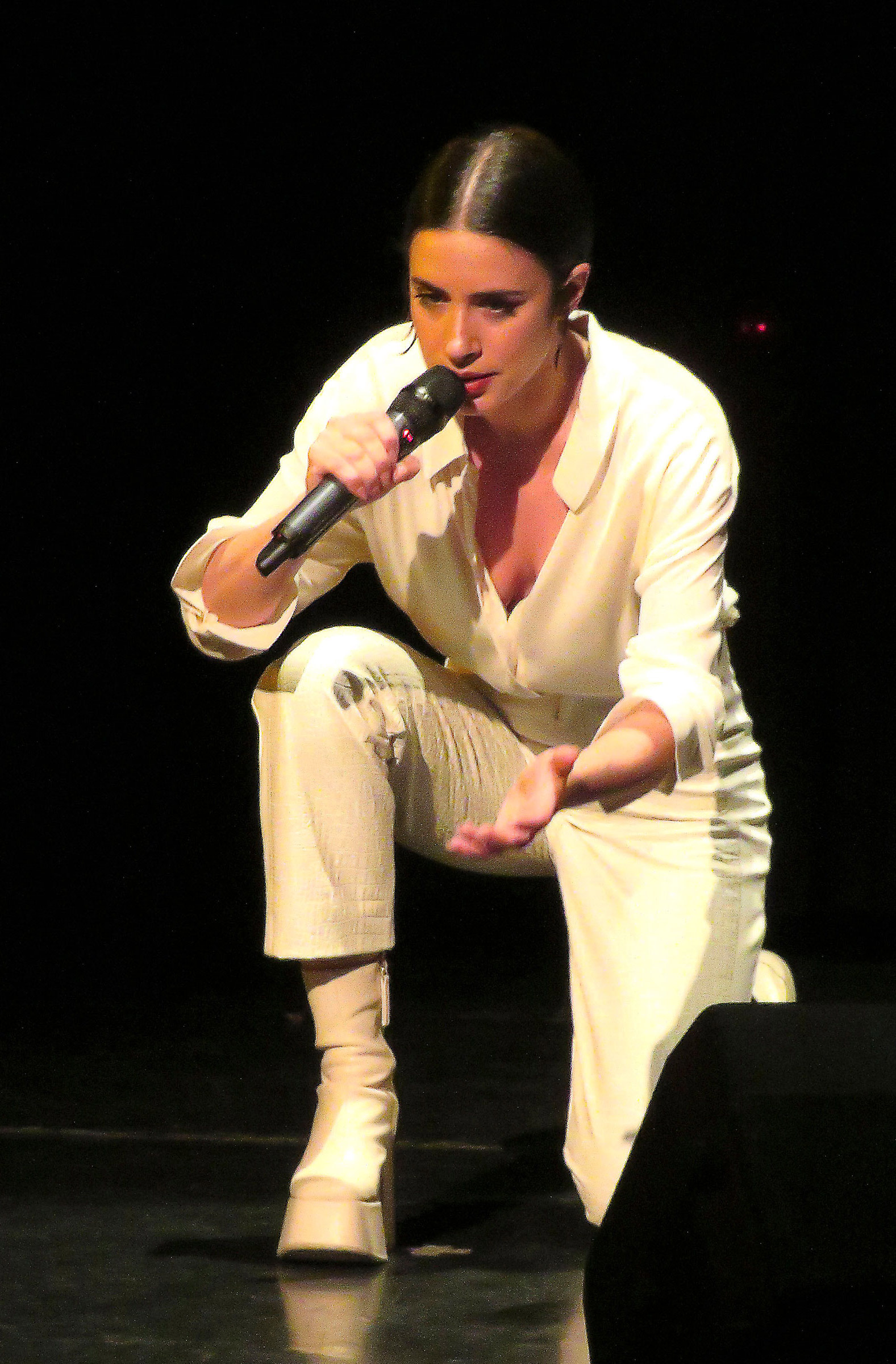 Blanca Paloma actuando en San Blas Canillejas