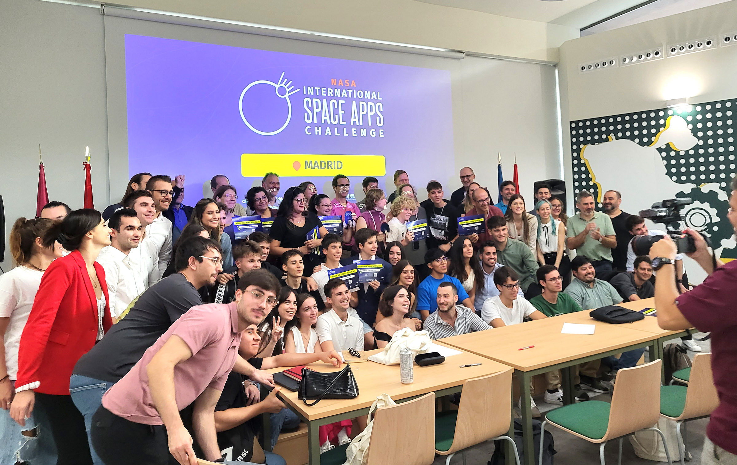 El Campus Digital de San Blas acogió el Hackathon más grande del mundo