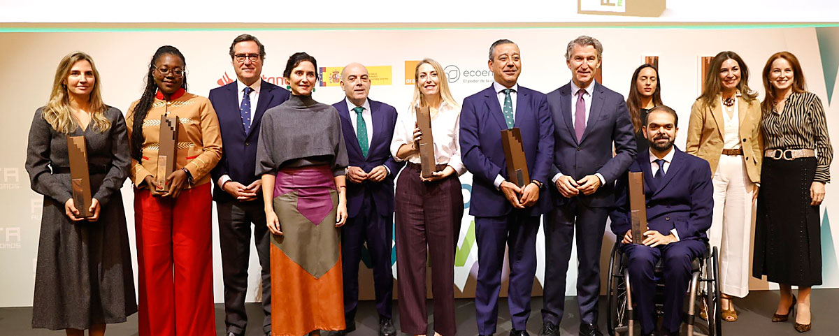 Ayuso y Feijo visitan el distrito en los premios emprendedores de ATA Premios autonomo del ano Ayuso y Feijo visitan el distrito en los premios emprendedores de ATA Premios autonomo del ano