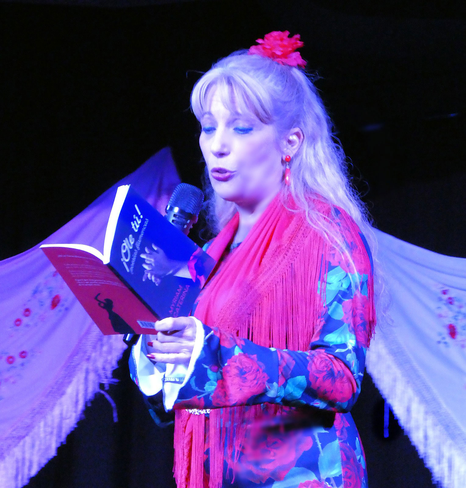 Miriam Caterina presenta ¡Olé tú! poesias flamencas Miriam Caterina presenta ¡Olé tú! poesias flamencas