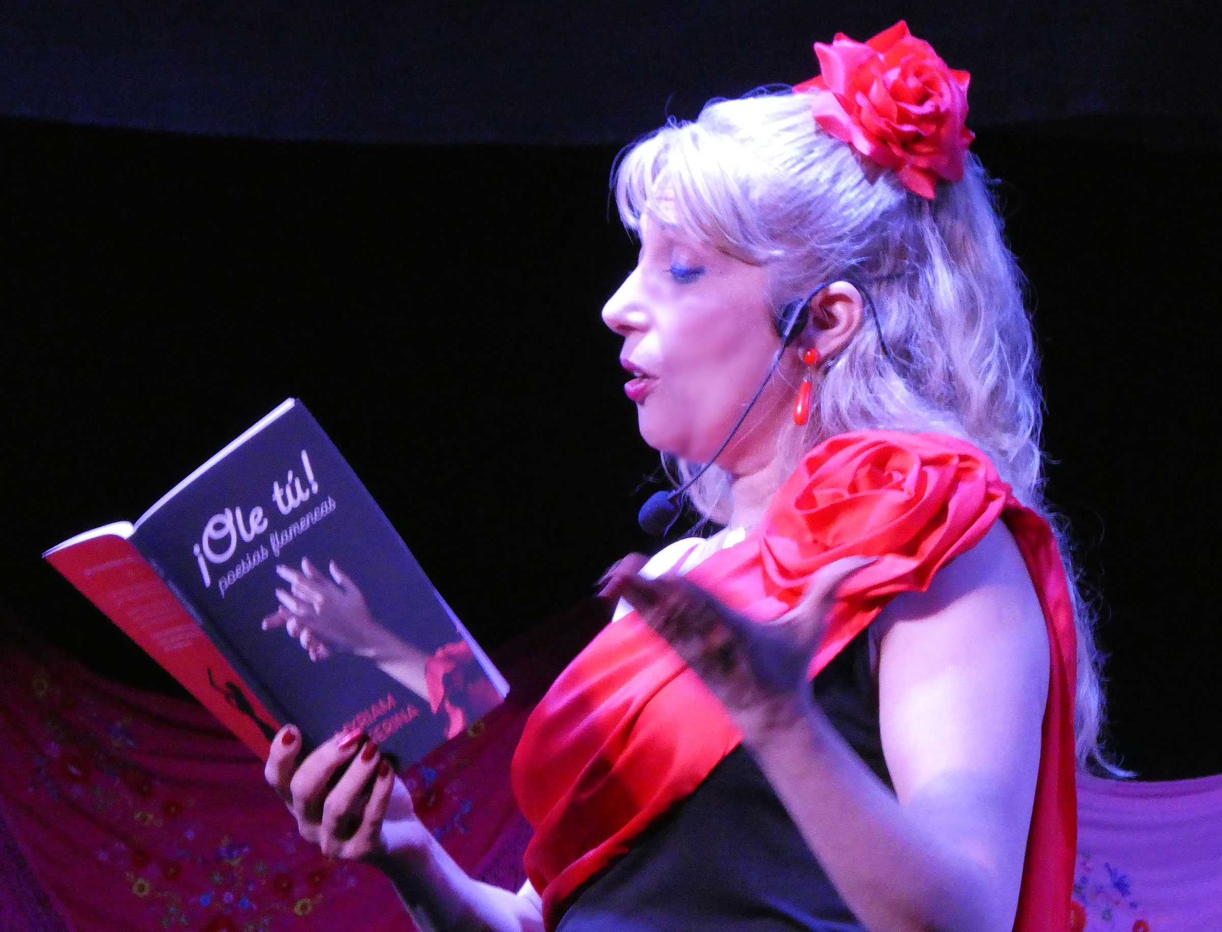 Miriam Caterina presenta ¡Olé tú! poesias flamencas Miriam Caterina presenta ¡Olé tú! poesias flamencas