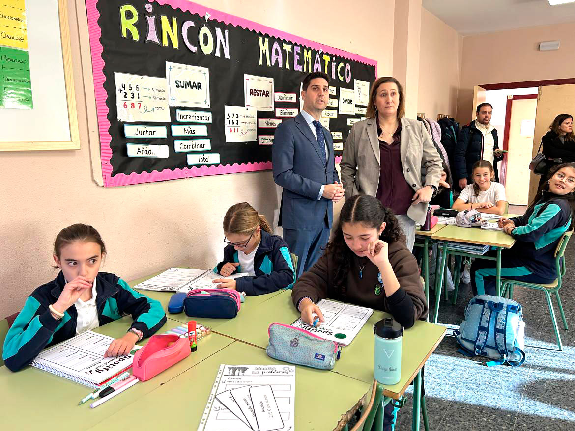 Emilicio Viciana visita el CEIP Marques de Suanzes Emilicio Viciana visita el CEIP Marqués de Suanzes