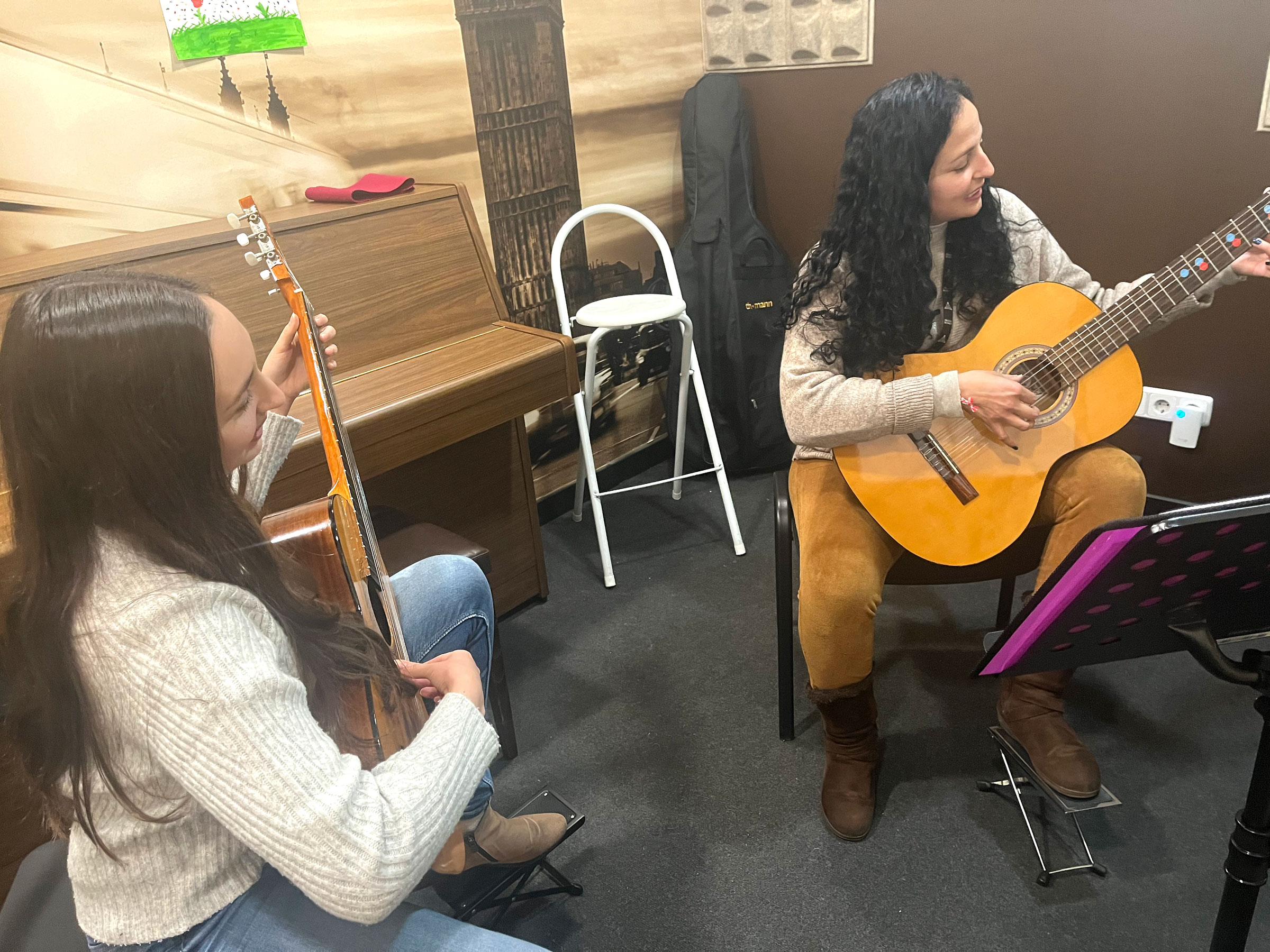 La Escuela Boogie, música y danza a su alcance GUITARRA La Escuela Boogie, música y danza a su alcance GUITARRA