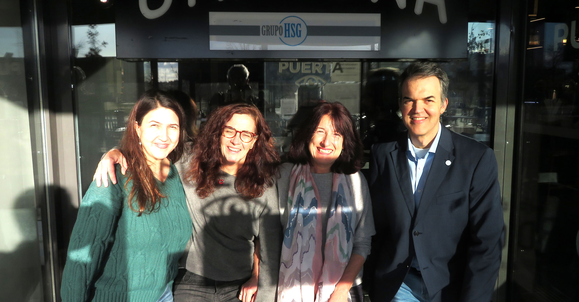 Tertulia en La Gradona Educación y desigualdad social. Mar Velázquez, Arantxa Mitjavila, Nuria Hernández y Victor Barbero Tertulia en La Gradona Educación y desigualdad social. Mar Velázquez, Arantxa Mitjavila, Nuria Hernández y Victor Barbero