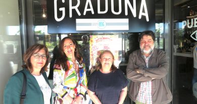 Tertulia en Lagradona debate sobre los desafios sociales del autism