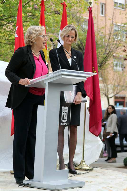 Carmena inaugura un monumento dedicado a la revolución húngara de 1956
