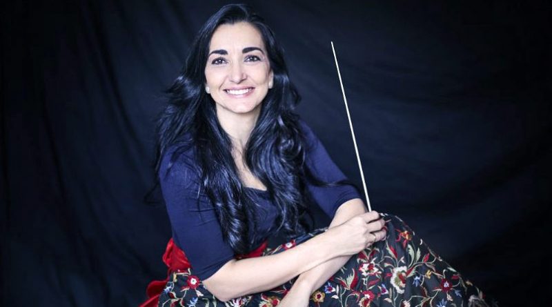 Silvia Sanz ha dirigido más de conciertos en el Auditorio Nacional de Música y a numerosas orquestas y coros de Europa América África y Asia