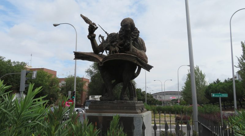 estatua cervantes