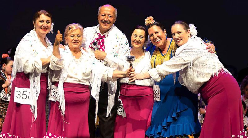 Pellizquito un grupo de bailarines senior del Buero Vallejo premiado en el campeonato Bailando a la Vida