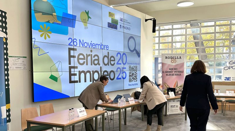 Feria de Empleo en la Escuela Municipal de Competencias San Blas Digitalå