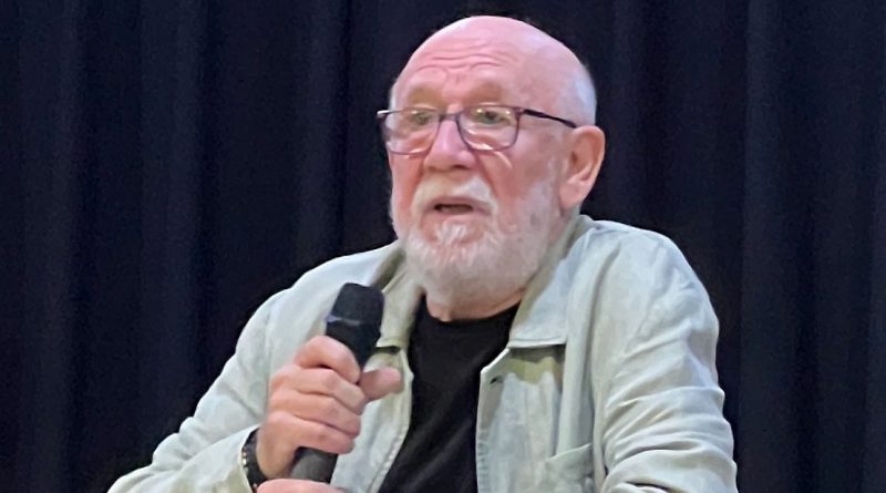 Ubaldo Fernández profesor de Filosofía que lleva ya más de siete años impartiendo Jornadas de Filosofía en el Centro Cultural Antonio Machado de San Bla