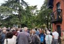 Público participante en una visita guiada a la Quinta de Torre Arias en el marco del ciclo de actividades culturales y vecinales