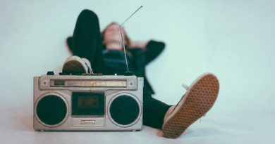21 Distritos nos ofrecIó ¿Qué está sonando? La biblioteca municipal José Hierro nos ofreció dentro del programa Distritos Que esta sonando