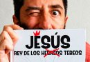 con portada en mano